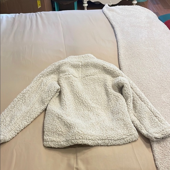 Women's Elodie Cream Sherpa Pullover Jacket - Picture 4 of 6